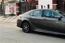 تۆیۆتا کامری